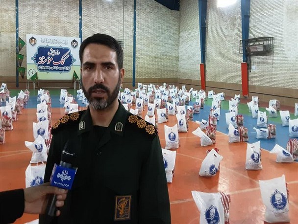 توزیع ۲۰۴ هزار بسته معیشتی در اراک به همت سپاه و بسیج