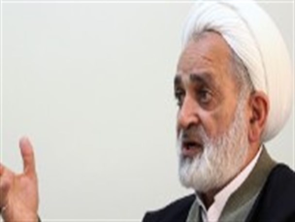 حیات زاینده رود حیات کشور است / وزیر نیرو باید مدیریت واحد در موضوع آب را اجرایی کند