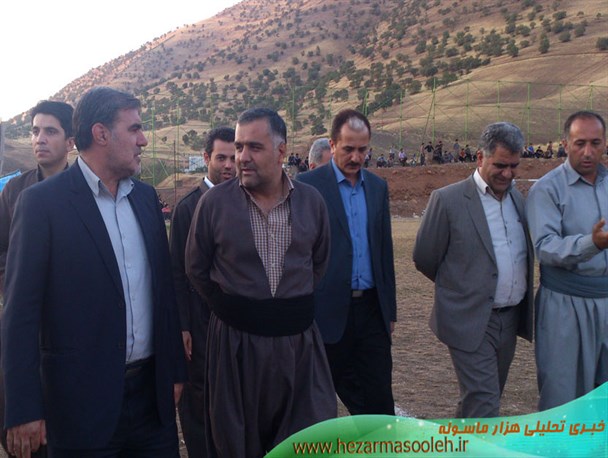مدیر کل ورزش و جوانان از زمین چمن فوتبال روستای نوریاب بازدید به عمل آورد