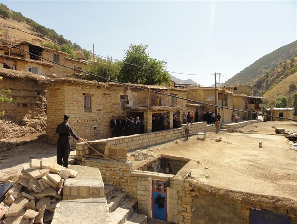 تصویب اجرای طرح هادی روستای زاویه زرج آباد کوثر در مکان جدید/نقل مکان زاویه زرج آبادی ها بعلت رانش زمین