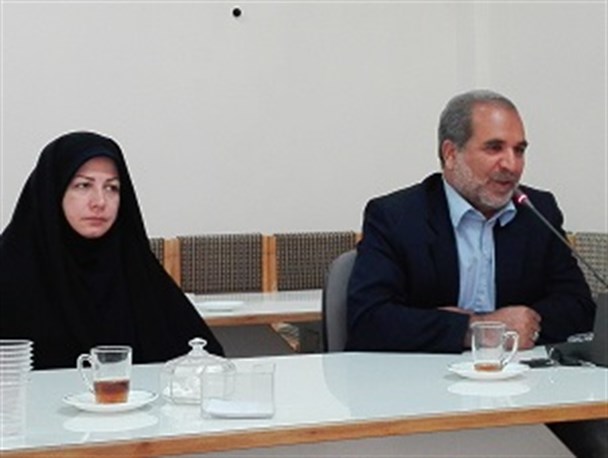 به تنها خانم عضو شورای شهر اهمیت داده نمی شود!