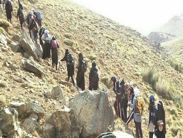 صعود بانوان بسیجی سراسر کشور به کوه بدر و پریشان سنقروکلیایی