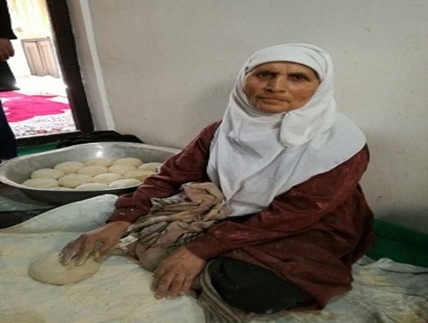 آیین «خمیرپزان» در روستای تاریخی کنگ طرقبه