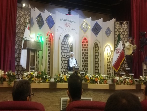 متصدیان بودجه های کلان مورد تربیت قرآنی قرار گیرند/ قدرتهای بزرگ دنیا تسلیم منطق رهبری