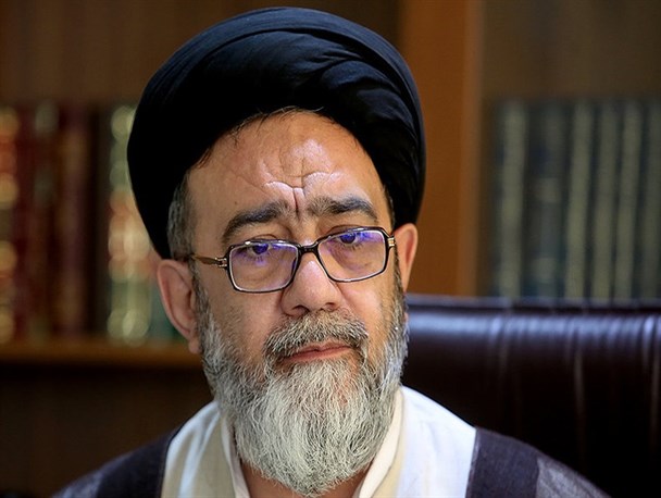 آینده سازان این مملکت در مساجد به روشنگری رسیده‌‌اند/ باید فرزندان‌‌‌‍‌مان آگاهی سیاسی داشته باشند