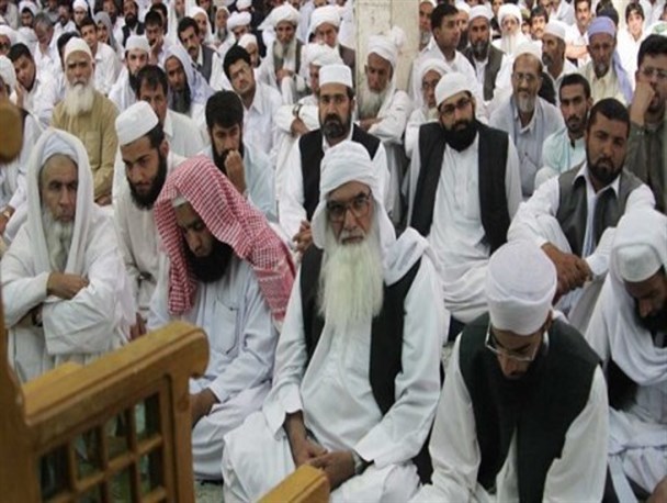 علاج مشکلات کشور بکارگیری نیروی انسانی توانا است/ خواهان رسیدگی به موضوع استخدامی های غیرقانونی استانداری هستیم