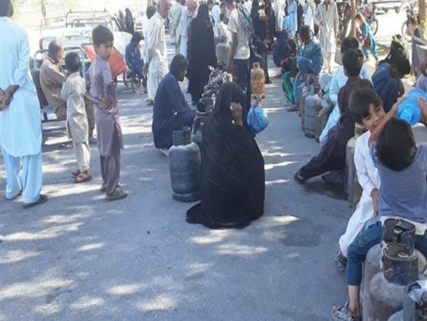 صف‌های شلوغ گاز مایع مردم سیستان و بلوچستان را کلافه کرد