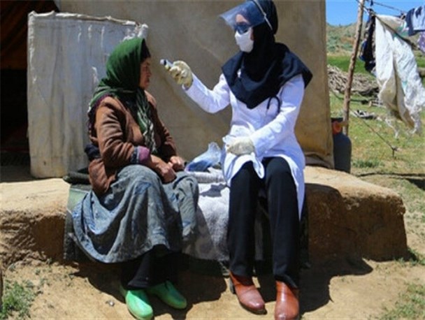 عبور از راه‌های صعب العبور برای شفابخشی/ بانوی به‌ورز؛ برخاسته از روستا و بنشسته بر دل روستاییان