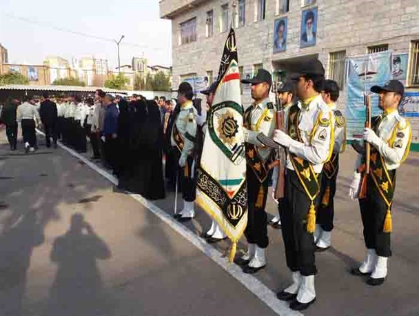 صبحگاه مشترک نیروی های نظامی و انتظامی شهرستان سنقروکلیایی برگزار شد+تصاویر