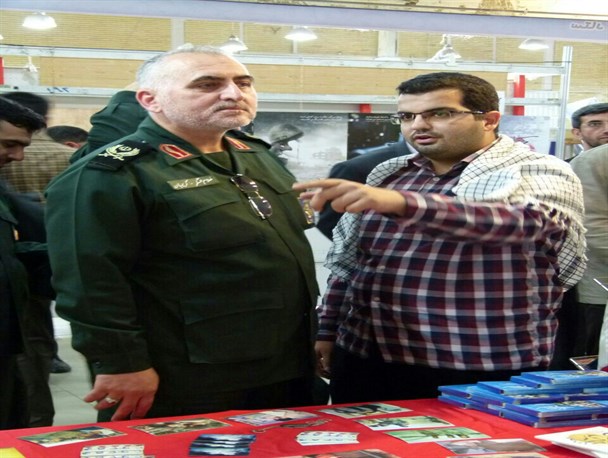 بازدید فرماندهان نظامی از غرفه گیلان در نمایشگاه کتاب تبریز+ تصاویر