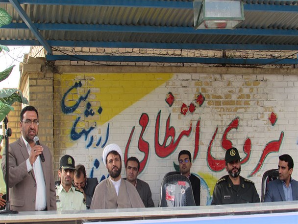 ارتباط منطقی بین نیروهای نظامی و انتظامی باعث گره گشایی در کارهای مردم خواهد شد
