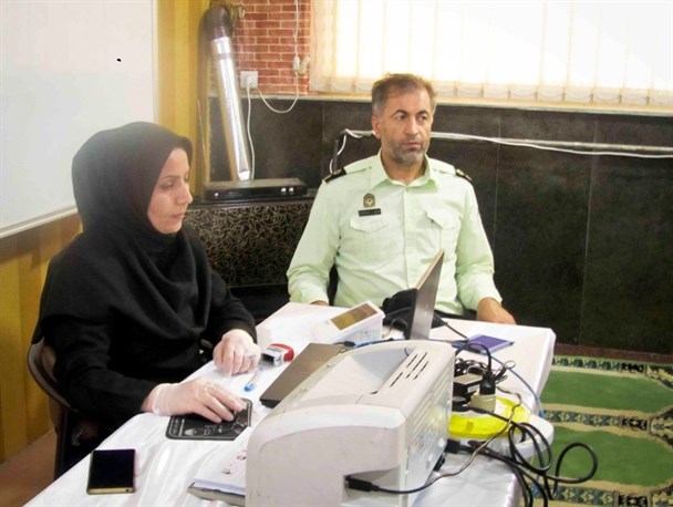 اهدای خون کارکنان ستاد فرماندهی نیروی انتظامی کردستان به مناسبت هفته ناجا