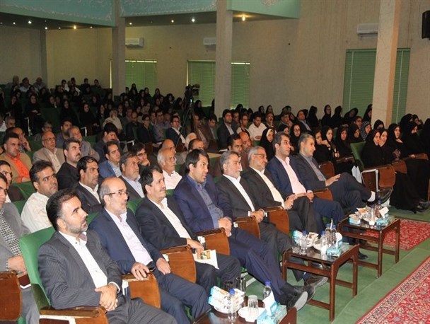 هم اندیشی منتخبین شورا و دهیاران روستاهای استان فارس در استهبان