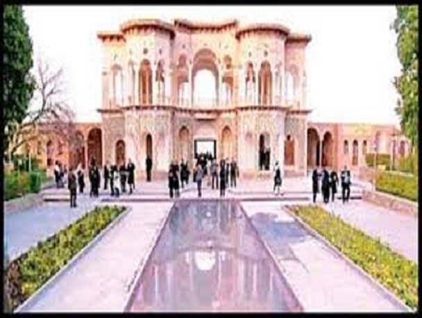 ورود گردشگران به کرمان گامی در جهت رونق اقتصادی است