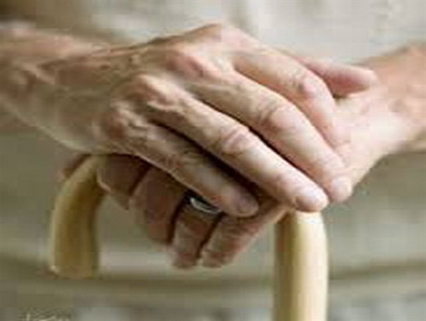 عیادت کارکنان معاونت بهداشت از سالمندان
