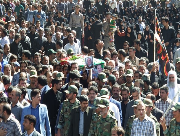 مردم متدین بیرجند امروز یکی از ماندگارترین صحنه های انقلابی خود را ثبت کردند