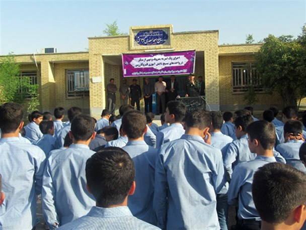 زنگ امر به معروف و نهی از منکر در مدارس قیروکارزین نواخته شد