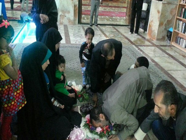 بازگشت خانواده شهید"حمزه" از سوریه+تصاویر