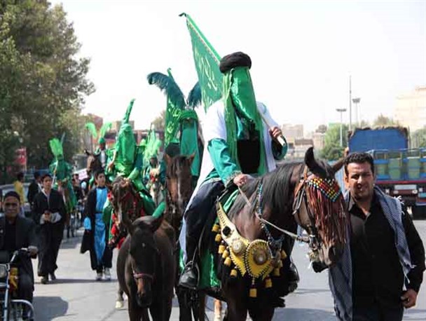 گزارش تصویری حرکت کاروان نمادین امام حسین(ع) در ورامین