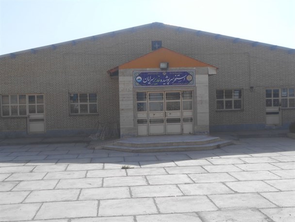 استخرشنای شهرستان سرایان در تعطیلی به سر می‌برد
