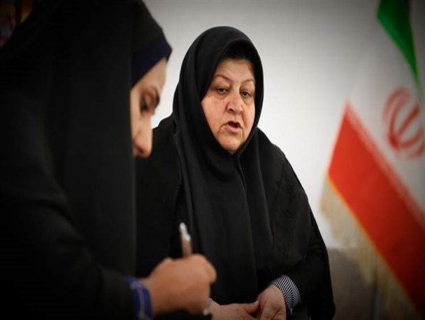 به جای آنکه ماهی به آن‌ها بدهد، ماهی‌گیری یادشان داد/ وقتی نقش یاریِ نیازمندان بر تار و پود قالی می‌نشیند