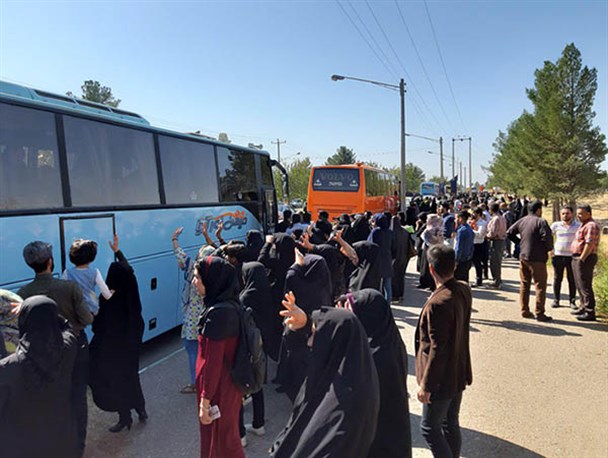 کاروان پیاده اربعین حسینی سرخس به کربلا اعزام شد