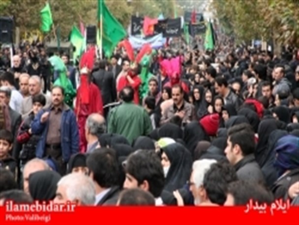 دسته های عاشورایی در ایلام فریاد استکبارستیزی سردادند