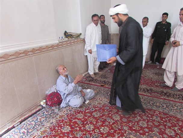 دیدارباخانواده دانش آموزبسیجی شهید حمید بامری در دلگان+تصاویر