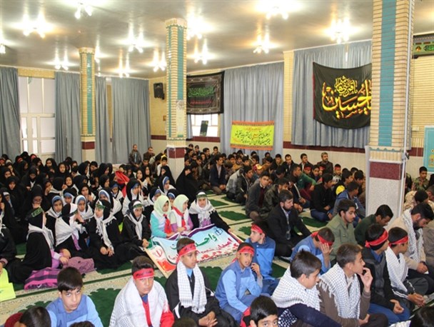 دیدار دانش آموزان بسیجی با امام جمعه شهرستان فریمان+تصویر