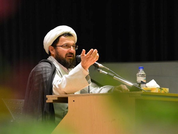 افرادی می خواهند 13 آبان را کم رنگ کنند/ استکبار ستیزی در ریشه نظام جمهوری اسلامی نهفته است