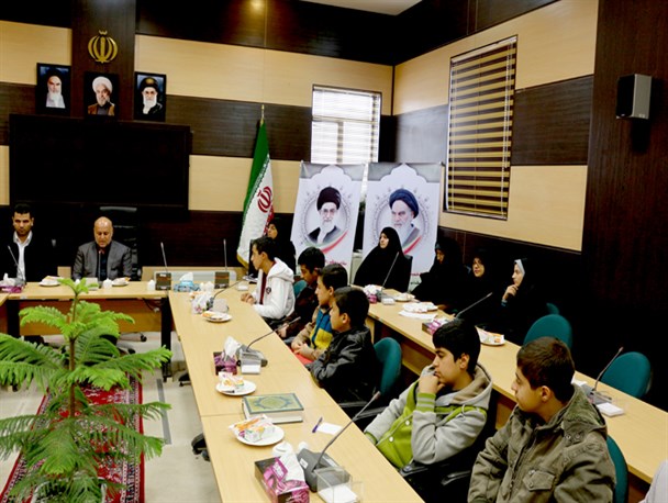 دیدار دانش آموزان فیروزکوهی با امام جمعه و فرماندار شهرستان