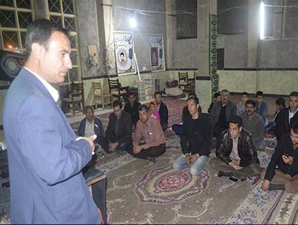 حضور فرماندار پاسارگاد در جمع ساکنین مسکن مهر شهرستان + عکس