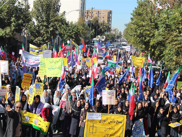 دانش آموزان گنبدی استکبار جهانی را به ذلت کشیدند/تصاویر