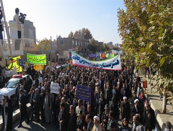 راهپیمایی بزرگ ۱۳ آبان با طنین فریاد *مرگ بر آمریکا* در کاشمر برگزار شد