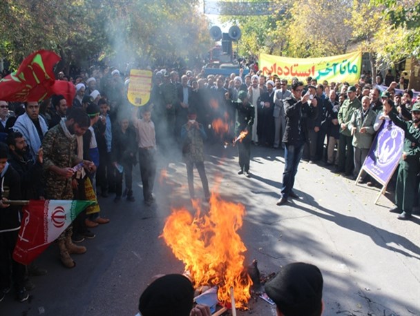 فریاد استکبار ستیزی دانش آموزان و دانشجویان فریمانی+ تصاویر