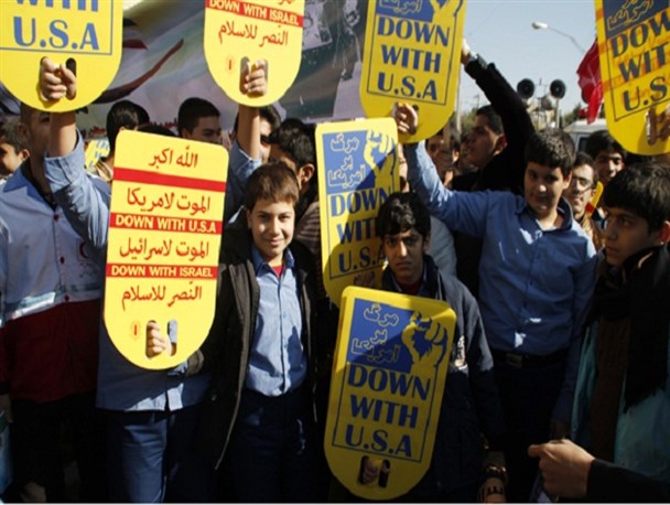 فریاد "مرگ بر آمریکا" در کاشان طنین انداز شد/ تصاویر