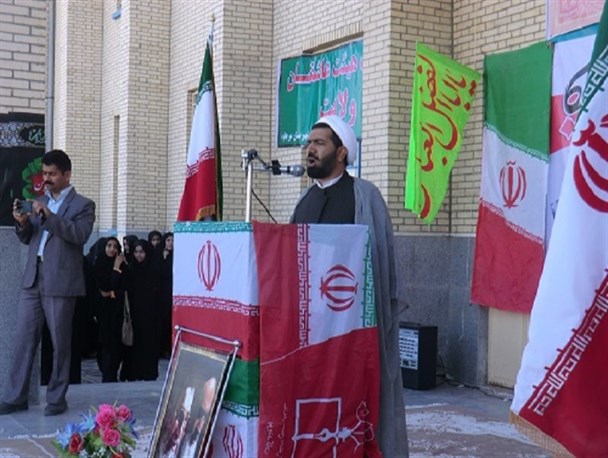 راه و مکتب امام خمینی نجات دهنده بشراست