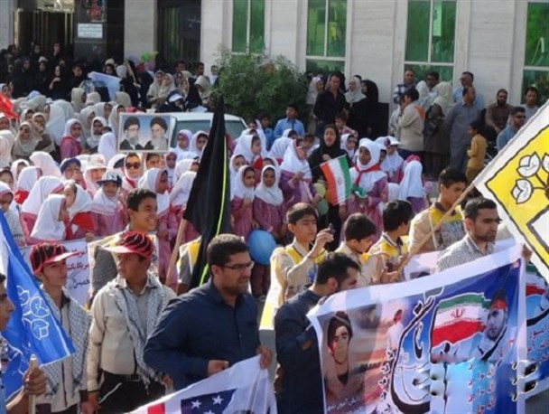 راهپیمایی با شکوه  13 آبان  در  پارسیان  برگزار  شد