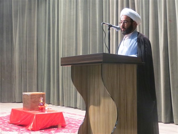 همه انسانها باید از زندگانی حضرت زینب (س) الگو بگیرند/ برگزاری مراسم خطبه خوانی حضرت زینب در طارم+تصاویر