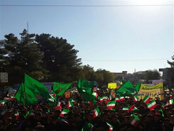 تجمع بزرگ ضد استکباری در کرمانشاه برپا شد/ طنین فریاد "مرگ بر آمریکا" در سراسر استان+تصاویر