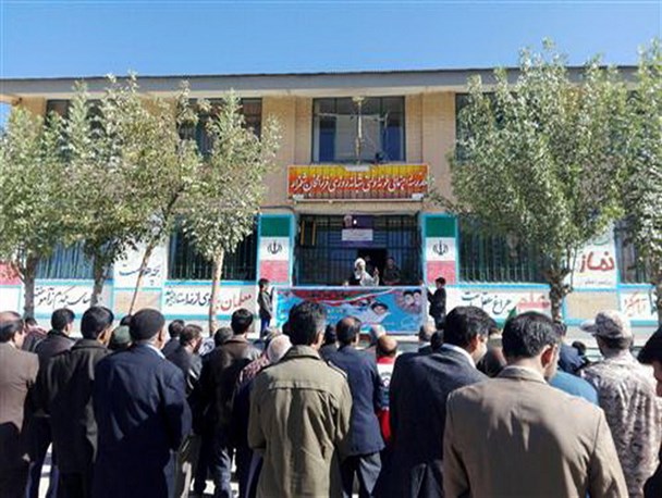 برجام را رها کنید و فریادهایتان را بر سر آمریکا بزنید