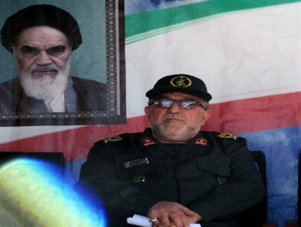 دنیا طلبان و از نفس افتاده ها ایستادگی در برابر آمریکا را تعصب و لجبازی تعبیر می کنند/داعش  ولد ناخلف کلینتون است