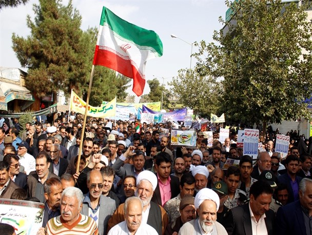 تأکید مردم خراسان‌جنوبی بر ادامه ایستادگی و مبارزه با استکبار جهانی/ اسناد لانه جاسوسی در اختیار دانش‌آموزان و دانشجویان قرار گیرد