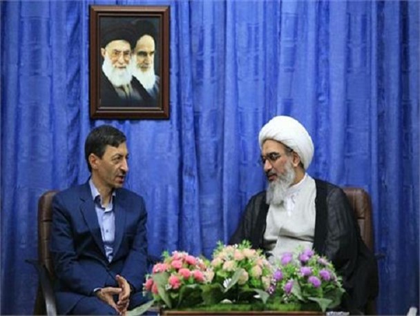 آیت الله صفایی: رفع فقر از رسالت های مهم کمیته امداد است / برای فقر زدایی فرهنگی خانواده ها تلاش بیشتری شود