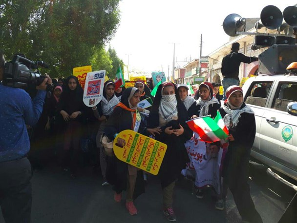 حضور حماسی  دانش آموزان هرمزگانی در تجمع ۱۳ آبان