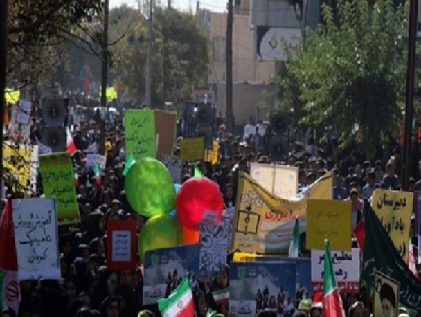 راهپیمایی «۱۳ آبان» در پهناورترین استان کشور+تصاویر