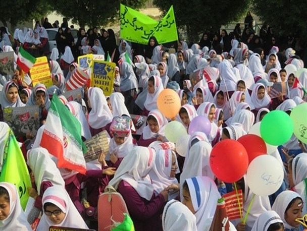 راهپیمایی با شکوه ۱۳ آبان در دیر برگزار شد