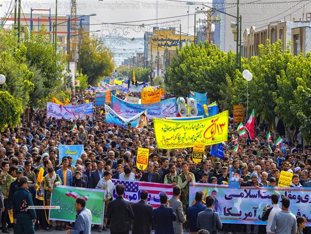 راهپیمایی 13 آبان ماه در شهرکرد برگزار شد