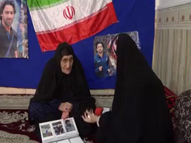 ماجرای جالب ننه آبی و فوتبال/ پیرزن استقلالی کهگیلویه وبویراحمدی نمادی ازعشق فوتبال در سرزمین های زاگرس