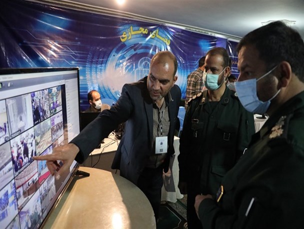 بازدید معاون هماهنگ کننده سپاه روح الله از رویداد تولید محتوای دیجیتال بسیج استان مرکزی